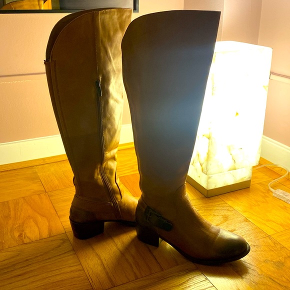 Vince Camuto Boot- - Picture 6 of 16